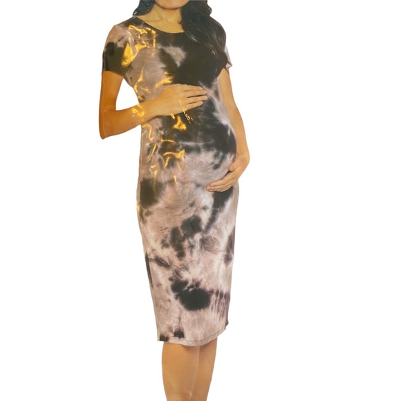 Time and Tru Dresses & Skirts - Time & Tru Maternity Short Sleeve Tie Dye Dress